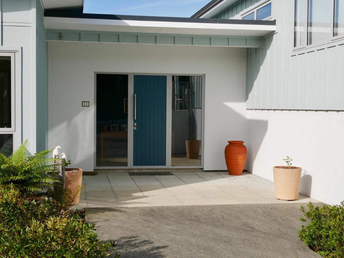 Aston Road Villa Bed & Breakfast Waikanae Luaran gambar